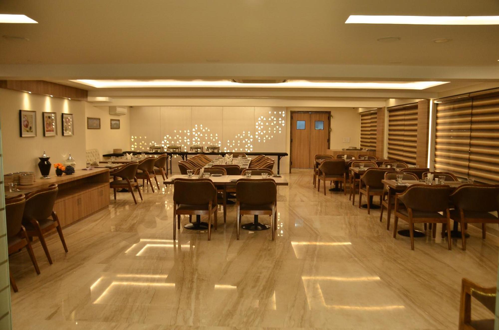 瓜廖尔 The Ved Mantra酒店 外观 照片