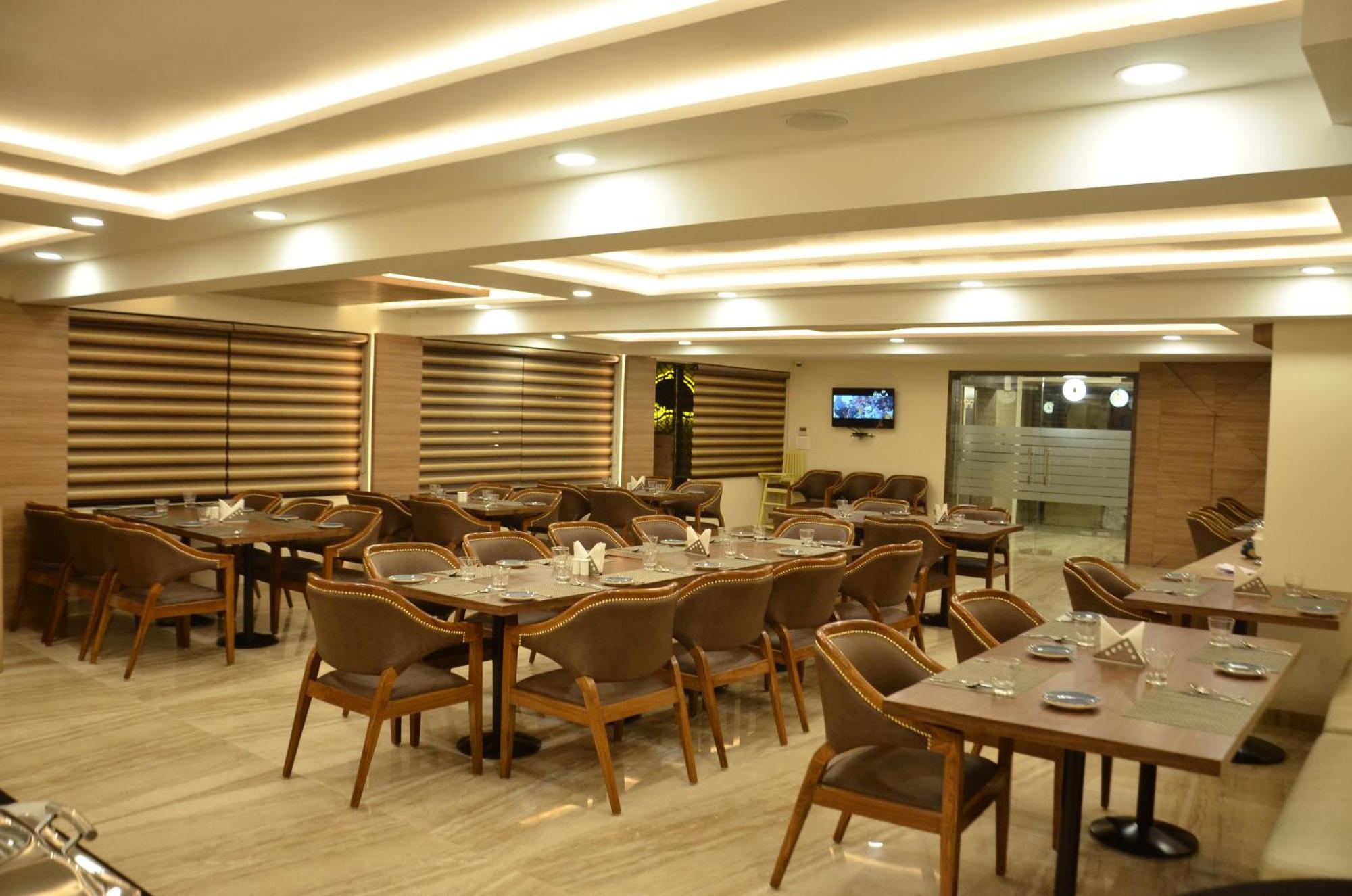 瓜廖尔 The Ved Mantra酒店 外观 照片