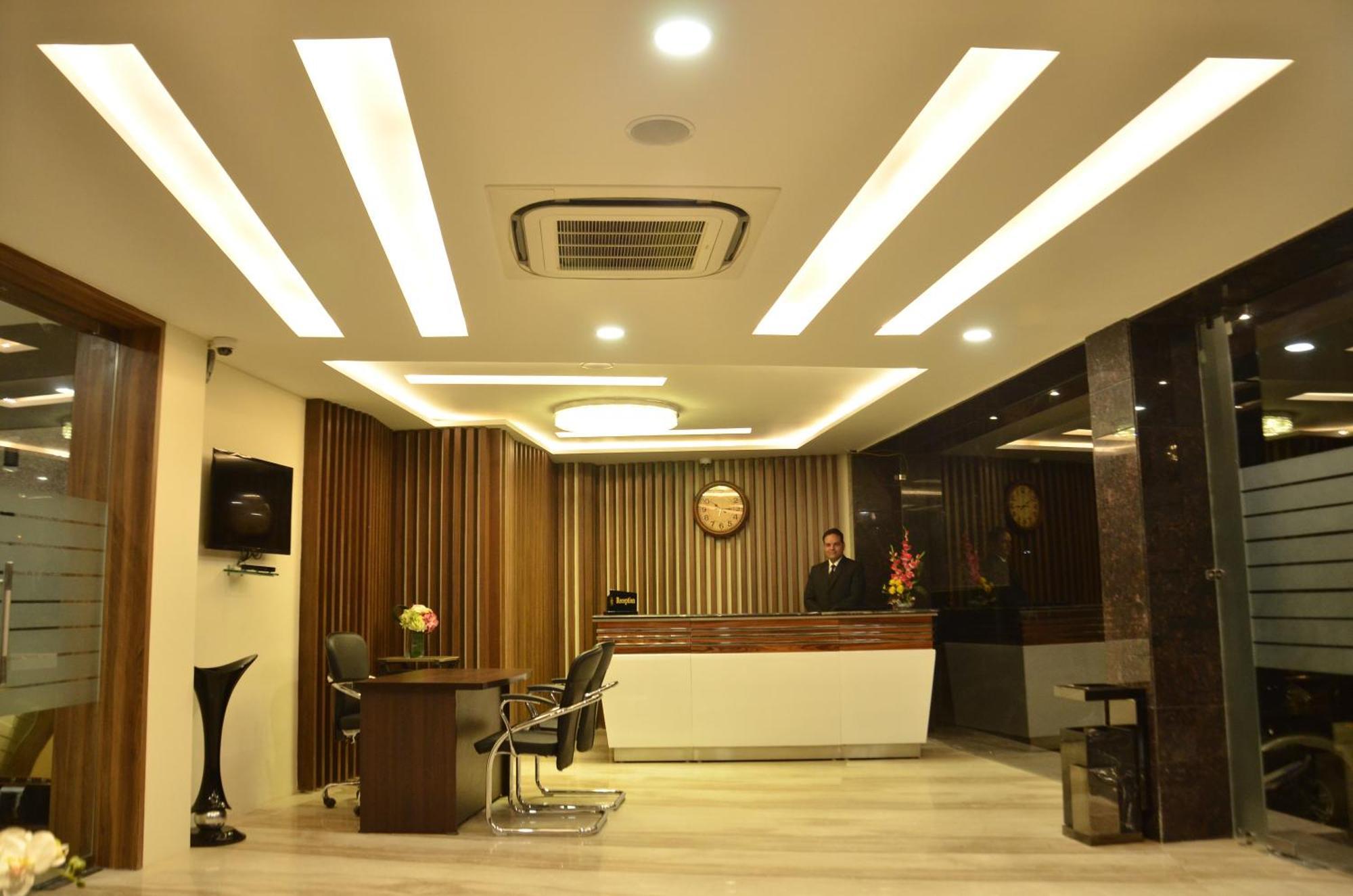 瓜廖尔 The Ved Mantra酒店 外观 照片